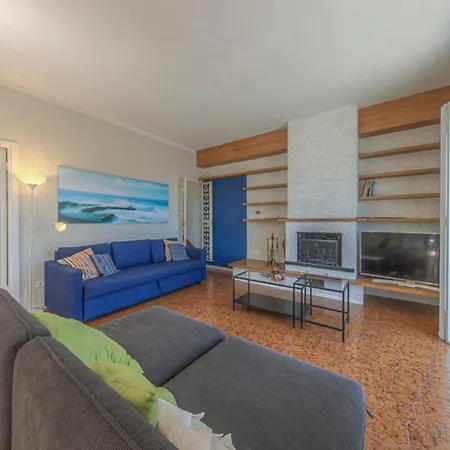 Casa Marenzya アパート